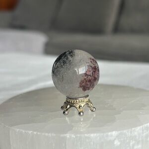 Garden quartz sphere
